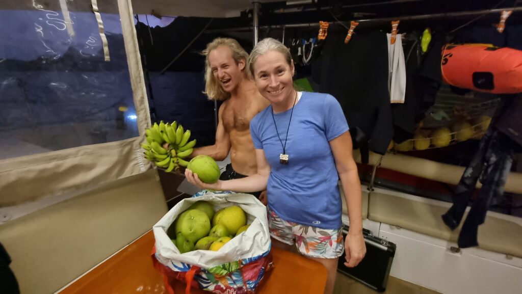 Back on the boat. As it happens so often the friendly Marquesans give you all the fruit you want as a gift