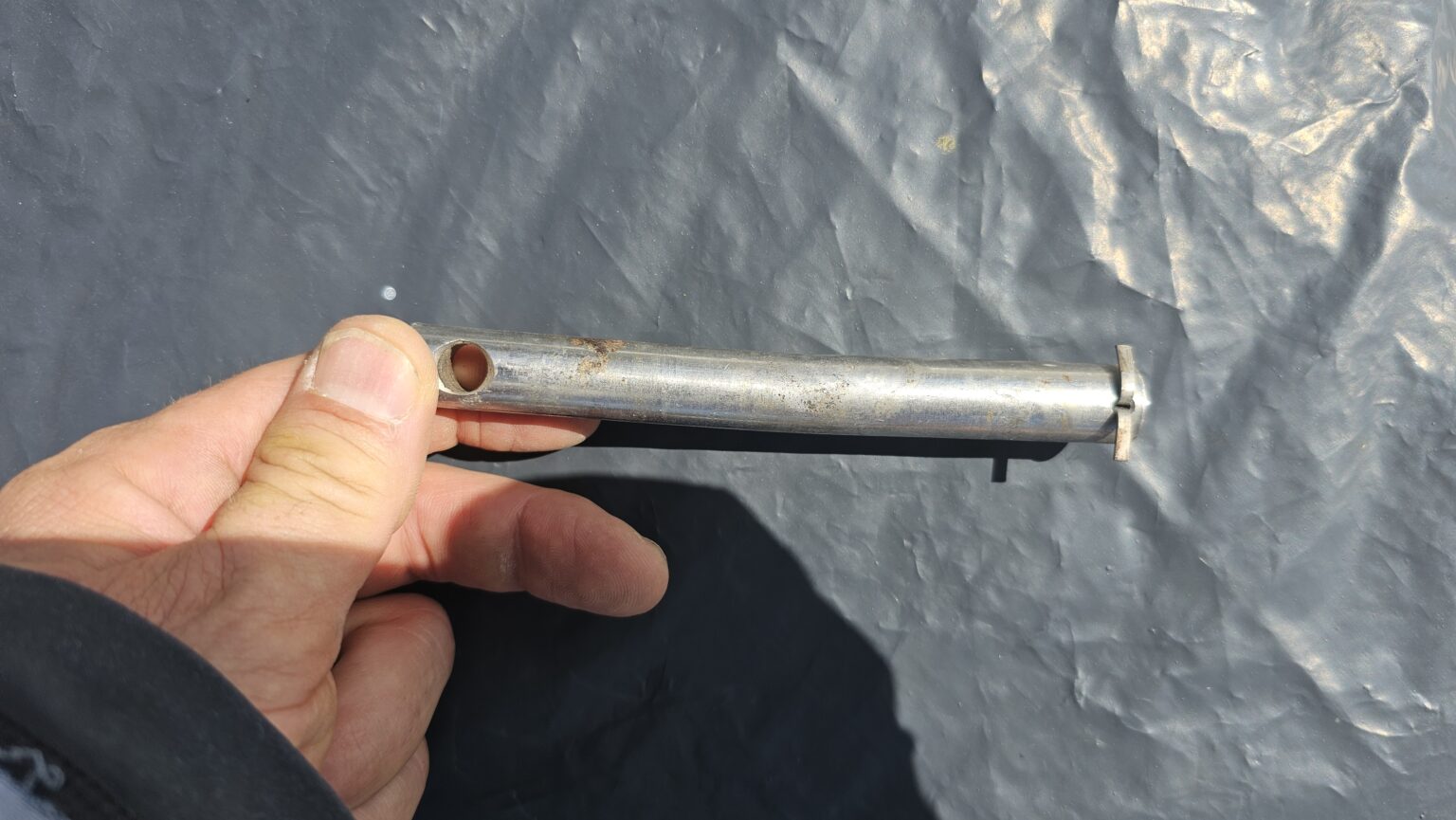 Can't get the bowsprit back on. This 10mm bolt is bent. I better find someone who can build me a new one
