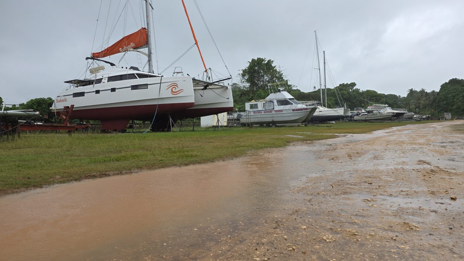 Ready to launch! But as future fair weather sailors we postpone again because of rain and wind