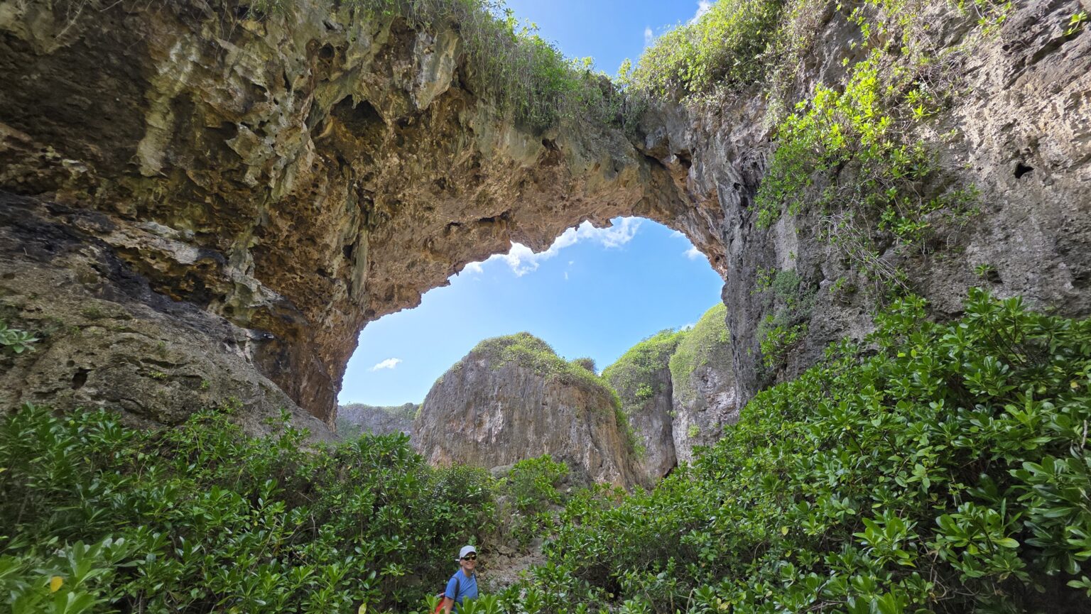 ...and more nice limestone arches