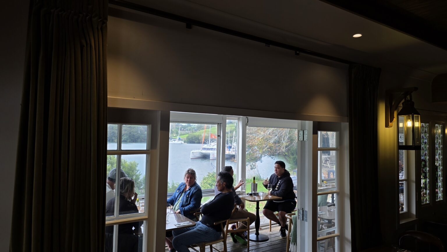 At high tide you can sail up the river to Kerikeri where they have a cafe, a pub and a restaurant plus the oldest house of New Zealand and the oldest stone house of New Zealand